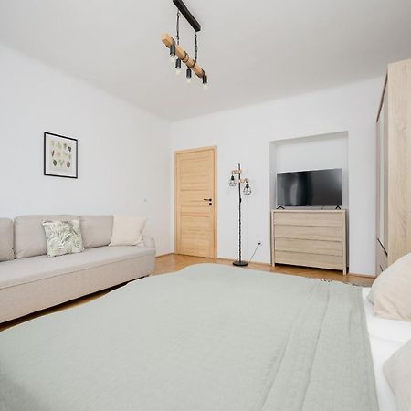 Spacious Apartment For 6 People Near The Old Town By Noclegi Renters Warsaw Luaran gambar