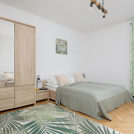 Spacious Apartment For 6 People Near The Old Town By Noclegi Renters Warsaw Luaran gambar